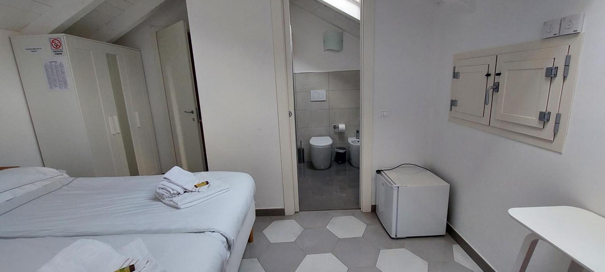 Casa Luigia Rooms Mtb In Finalborgo Bike Room Tour Ebike Trekking Finale Ligure Ngoại thất bức ảnh
