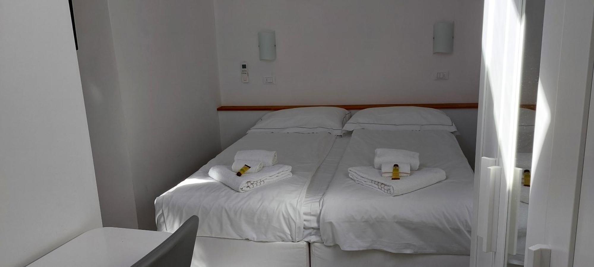 Casa Luigia Rooms Mtb In Finalborgo Bike Room Tour Ebike Trekking Finale Ligure Ngoại thất bức ảnh